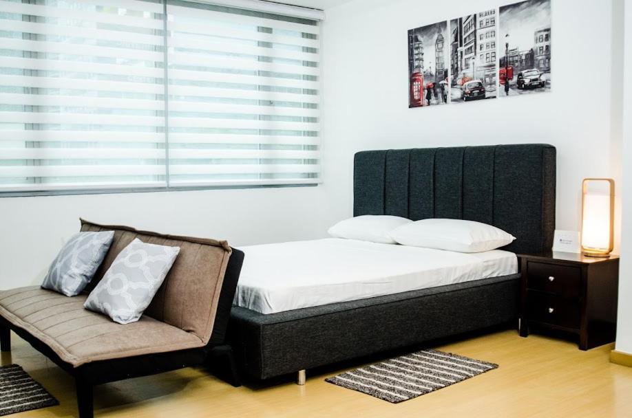 Prime Avant Bgc Location Apartments By Ph Staycation مانيلا المظهر الخارجي الصورة