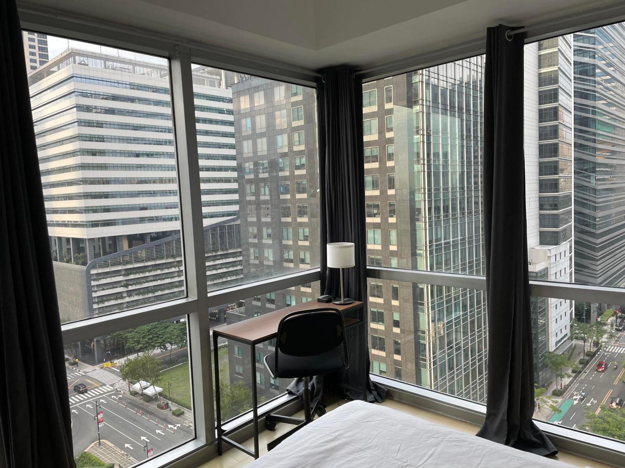 Prime Avant Bgc Location Apartments By Ph Staycation مانيلا المظهر الخارجي الصورة
