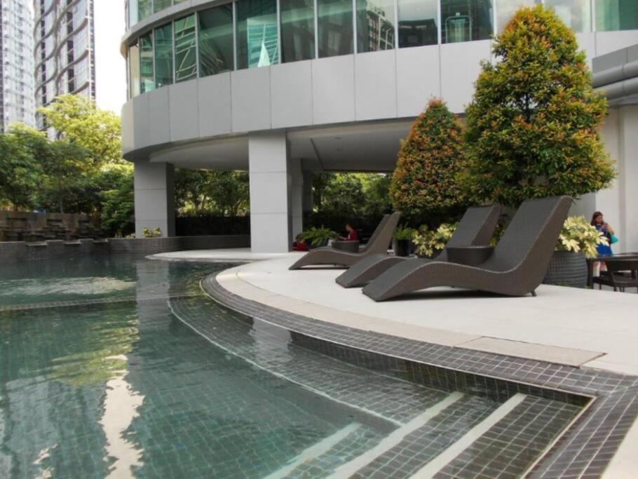 Prime Avant Bgc Location Apartments By Ph Staycation مانيلا المظهر الخارجي الصورة